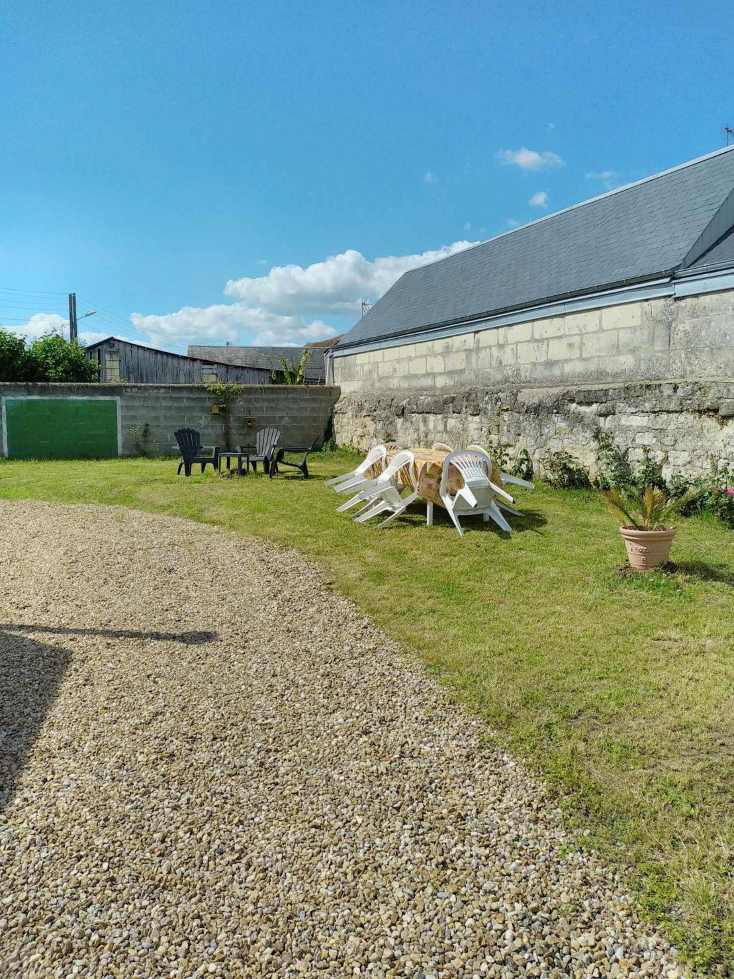 La P'Tite Veronnaise Savigny-en-véron Esterno foto